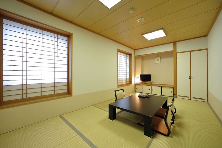 Room 13 of 19