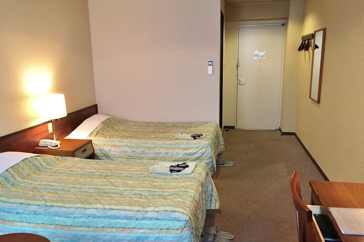 Room 16 of 74