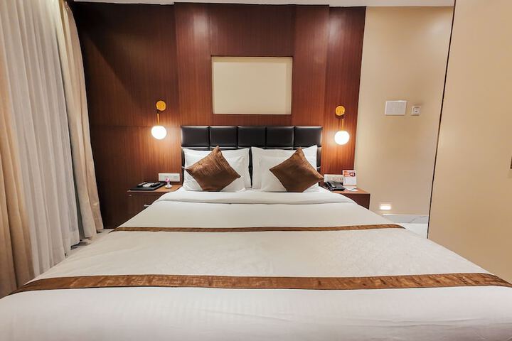 Room 104 of 161
