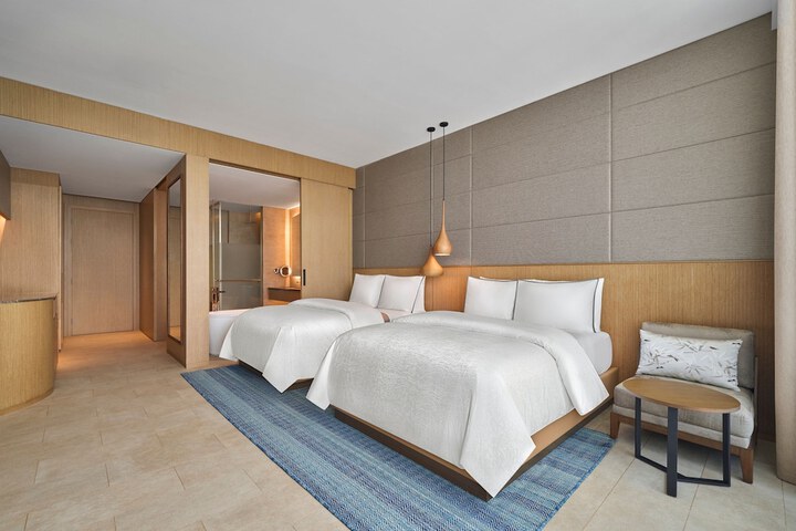Room 9 of 320