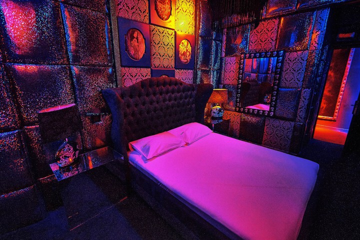 Room 98 of 139