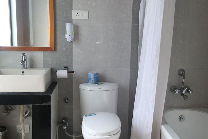 Room 32 of 57