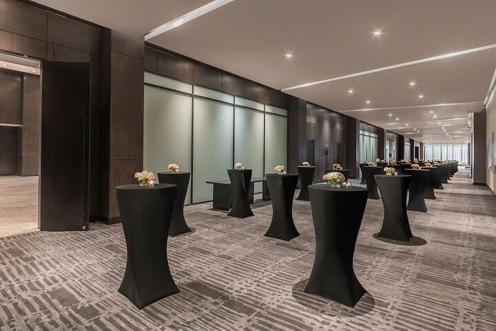 Ballroom/Hall 29 of 36
