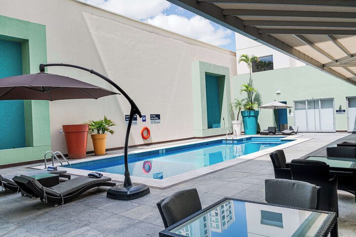 Pool 42 of 73