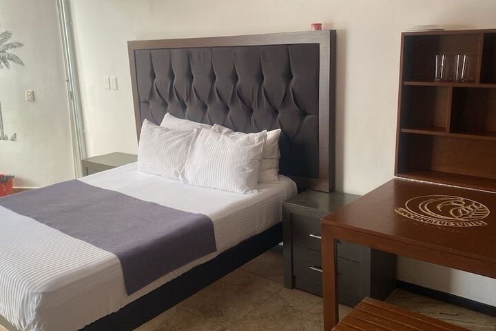 Room 8 of 52