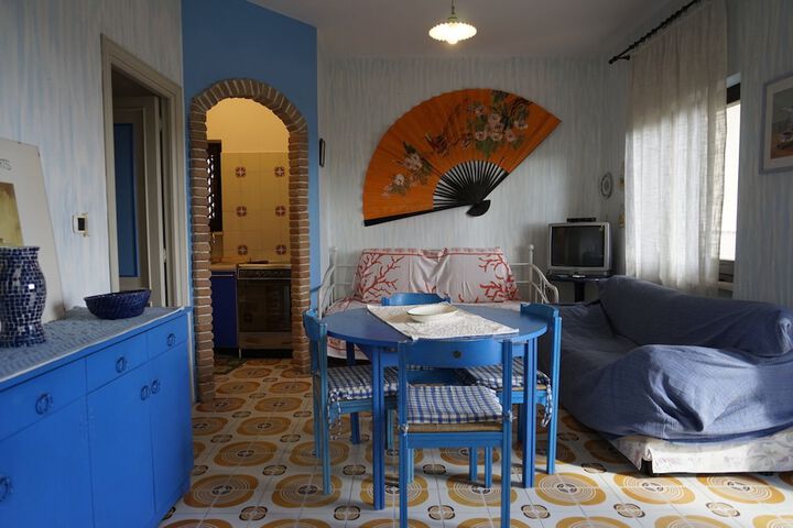 Room 9 of 17