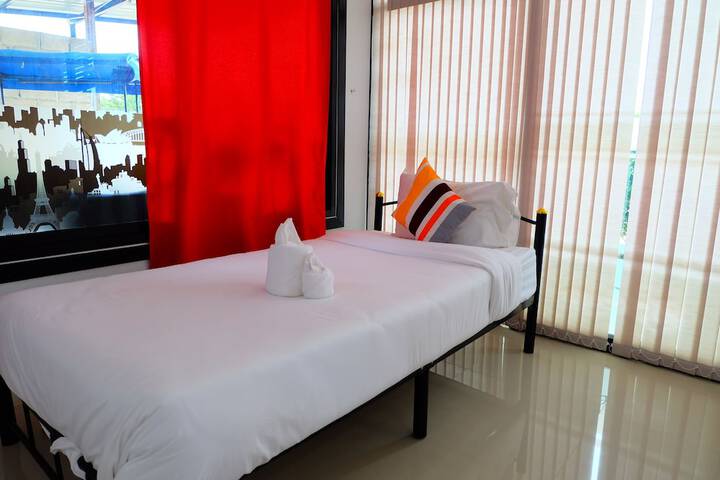 Room 12 of 34
