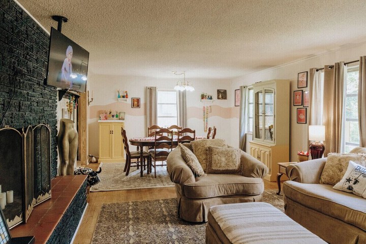 Room 15 of 35