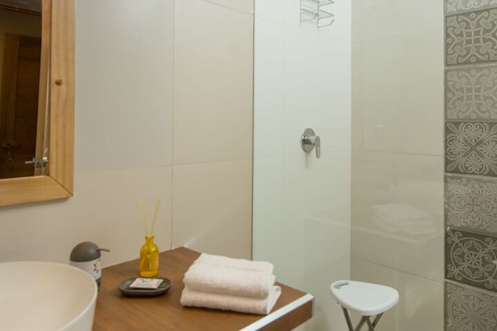 Room 25 of 32