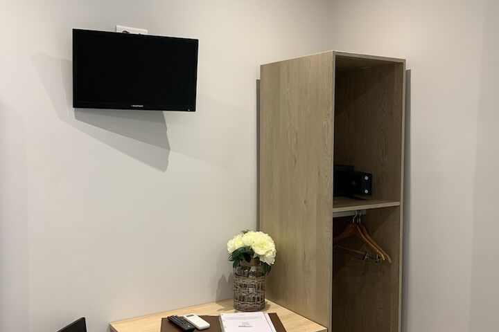 Room 12 of 20