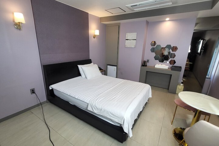 Room 2 of 12