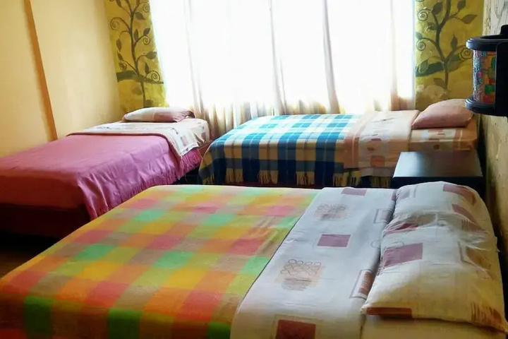 Room 2 of 4