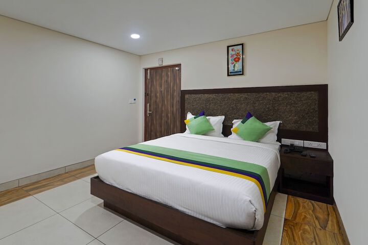 Room 15 of 38