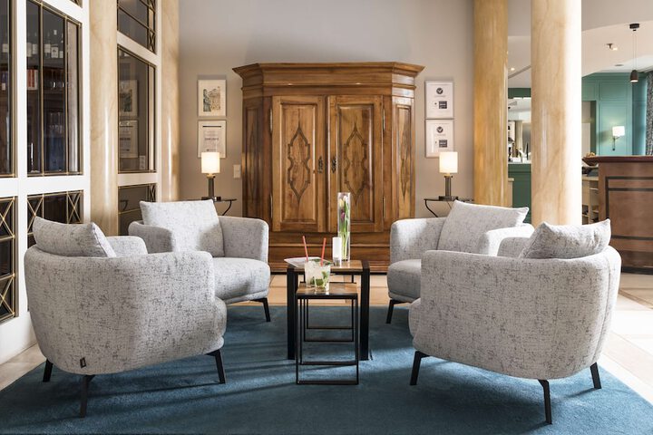Guest Lobby