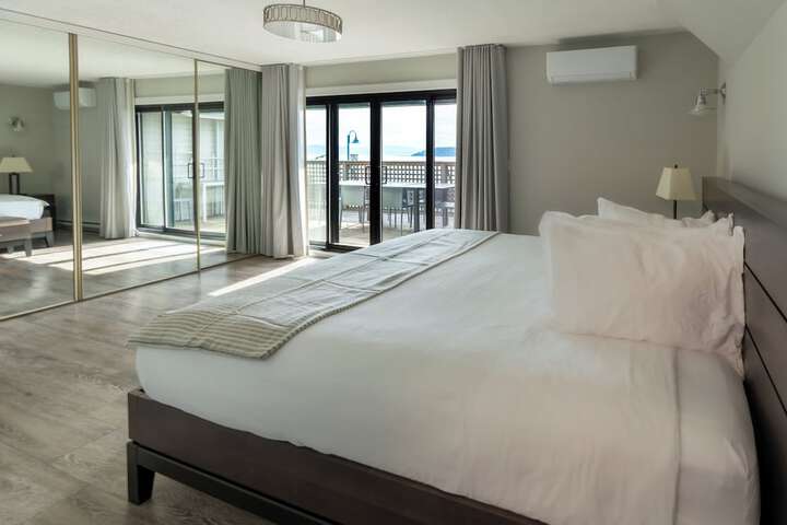 Room 18 of 74