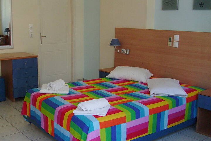 Room 3 of 53
