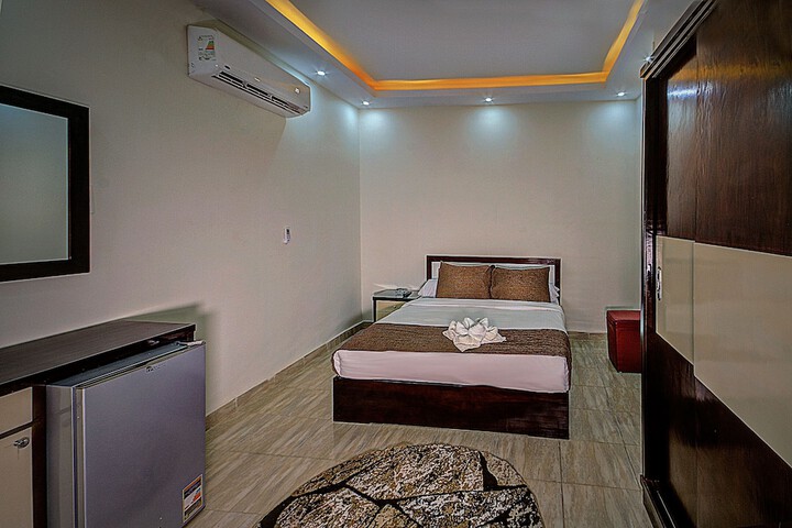 Room 6 of 49