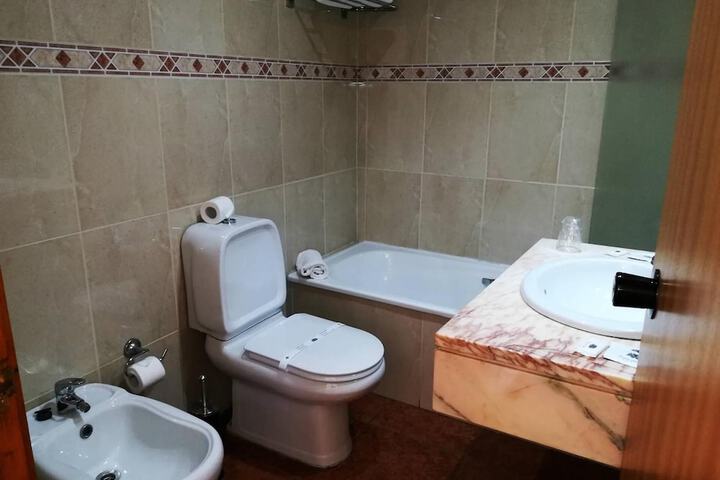Room 33 of 62