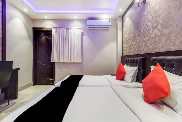 Room 9 of 21