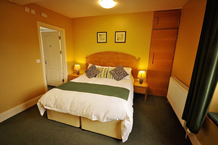 Room 4 of 65