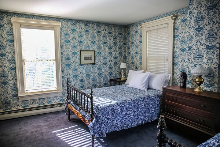 Room 2 of 17