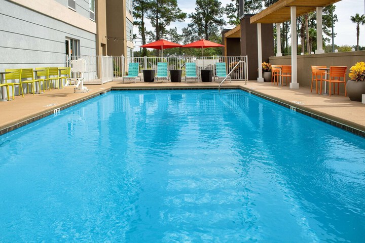 Pool 75 of 108
