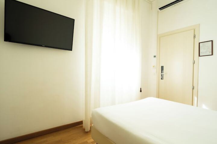 Room 47 of 93