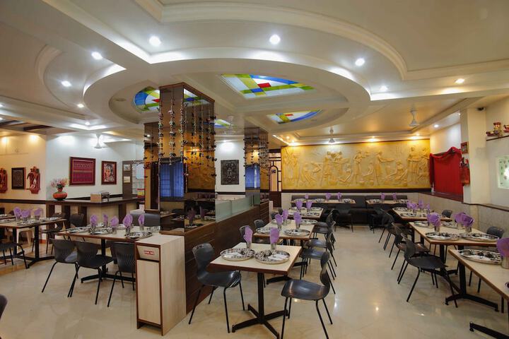 Dining 8 of 8