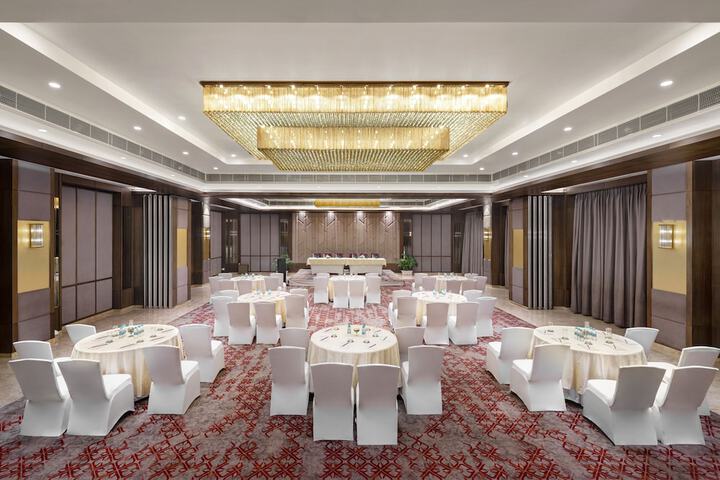 Ballroom/Hall 22 of 30
