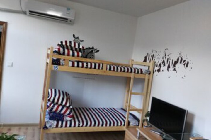 Room 9 of 12