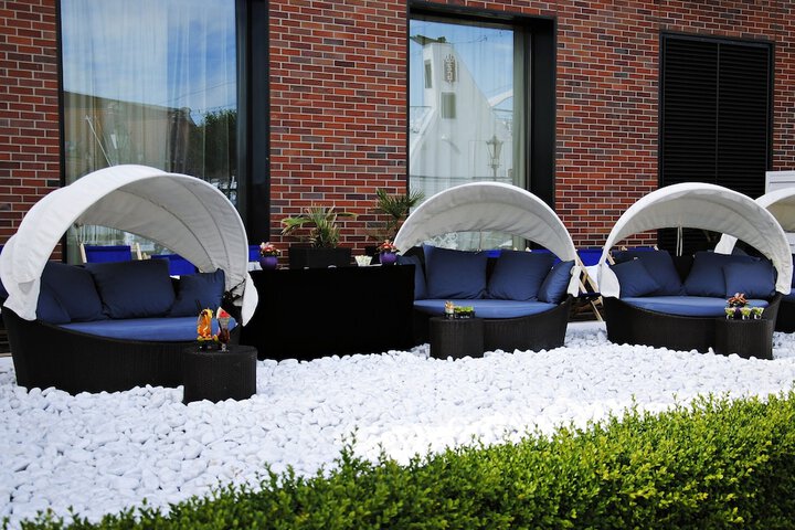 Hotel Exterior 116 of 125