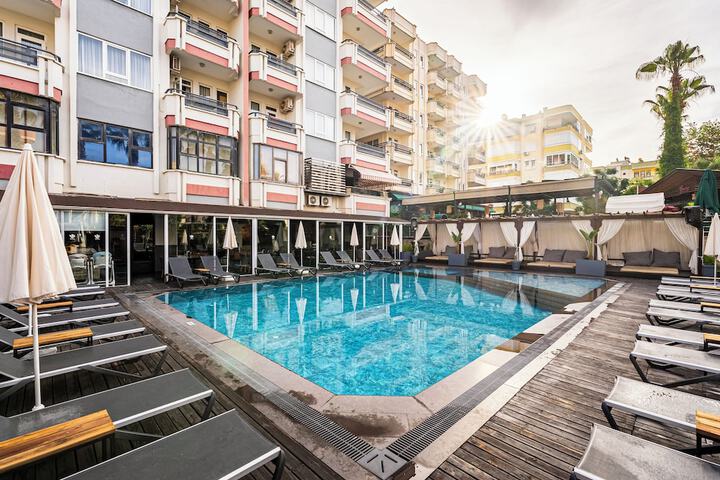 Hotel 78 of 83