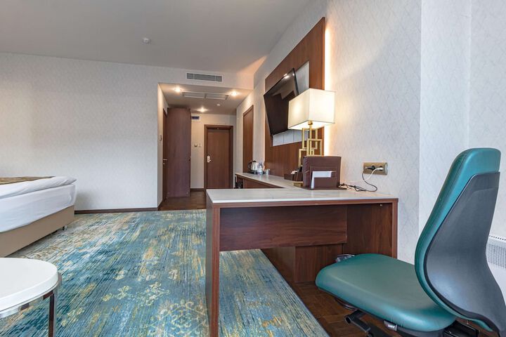Room 26 of 110