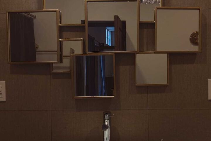Room 44 of 61