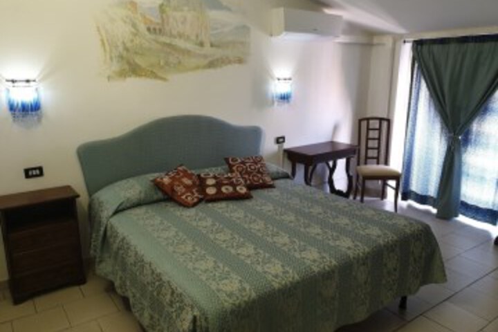 Room 21 of 47
