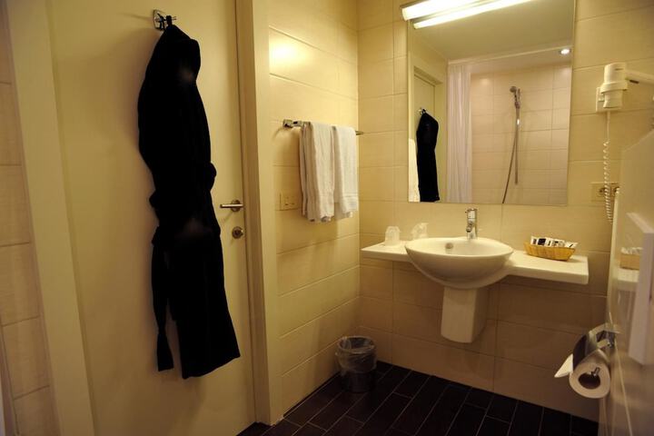Room 25 of 44