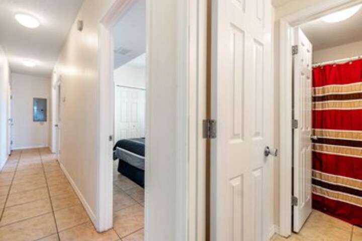 Room 186 of 200