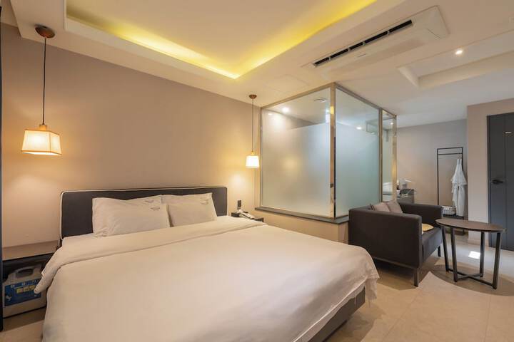 Room 39 of 54