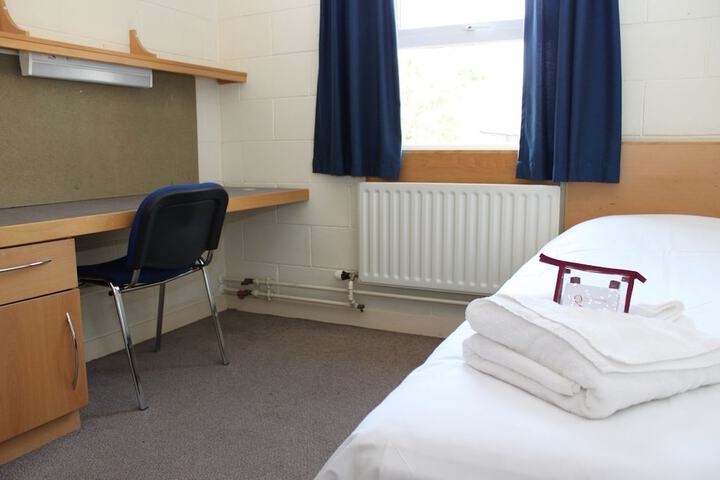 Room 6 of 24