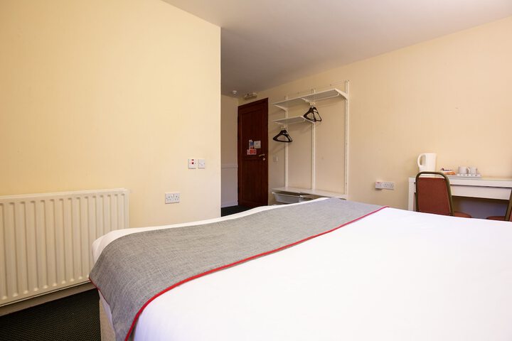 Room 25 of 53
