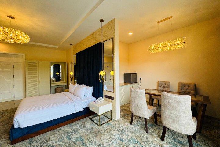Room 18 of 35