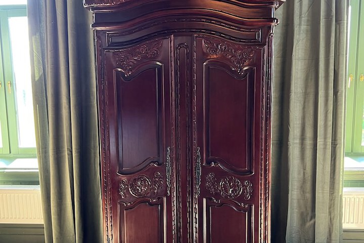 Room 10 of 22