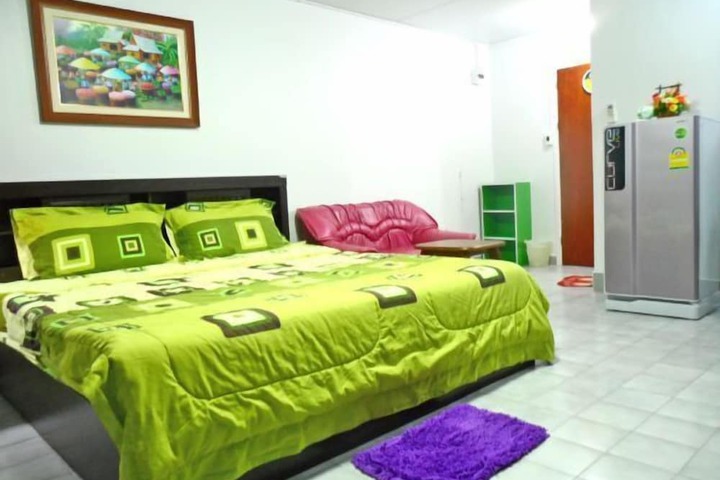 Room 10 of 19