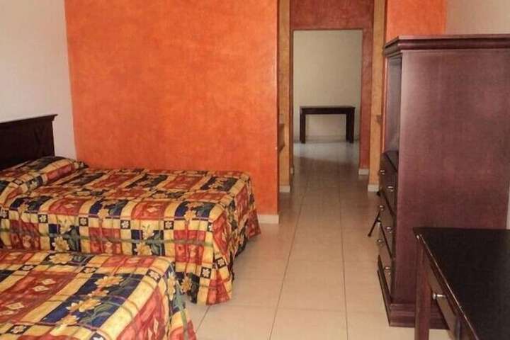 Room 5 of 14