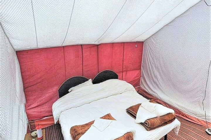 Room 4 of 14