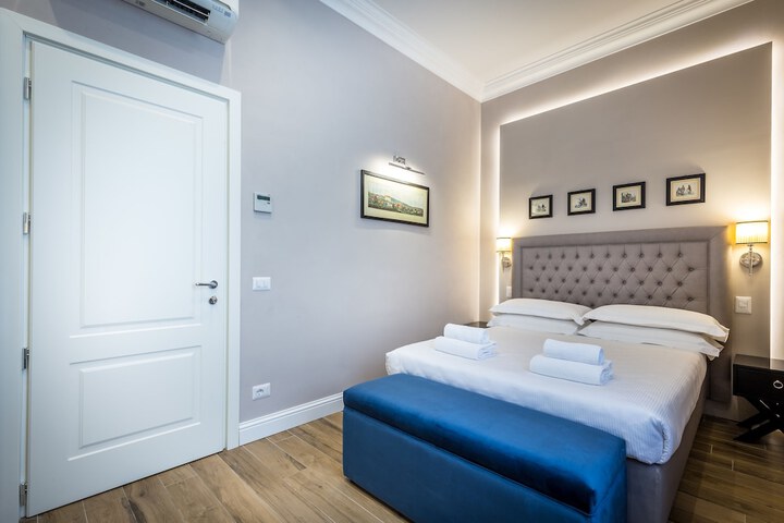 Room 33 of 60