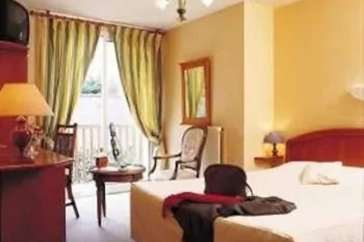 Room 10 of 73