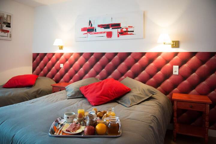Room 2 of 25