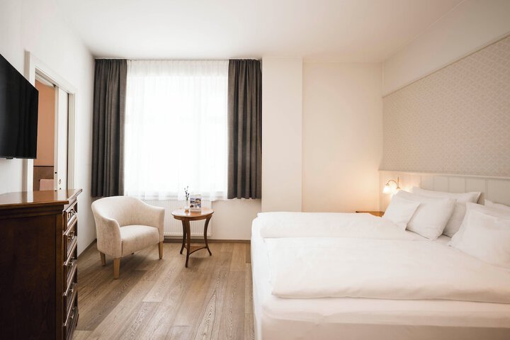 Room 16 of 101