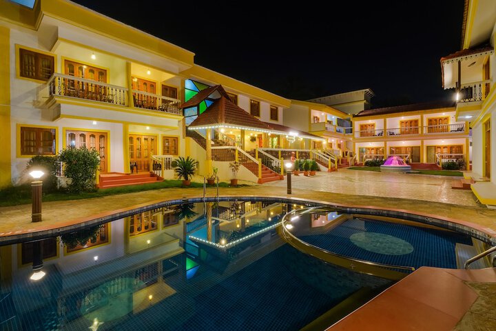 Pools & Facilities